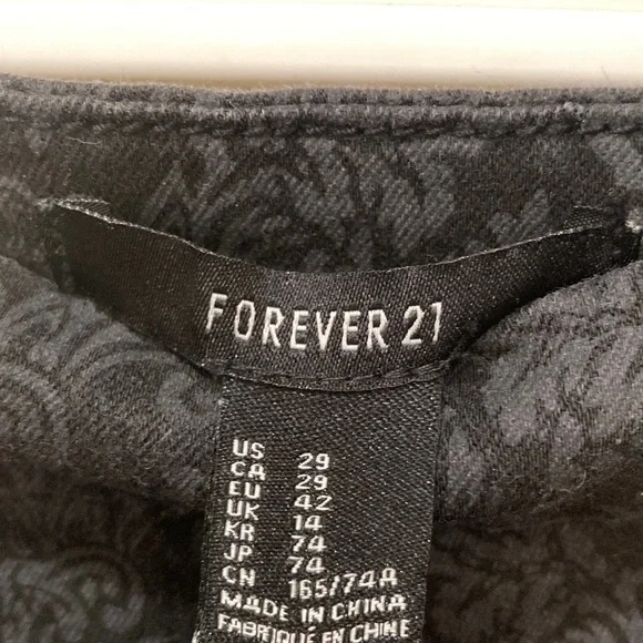 Forever 21 Black Purple Damask Print Fitted Mini Shorts Hot Pants - Picture 5 of 6